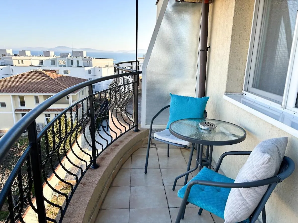 Sea Sunrise Apartment Burgas