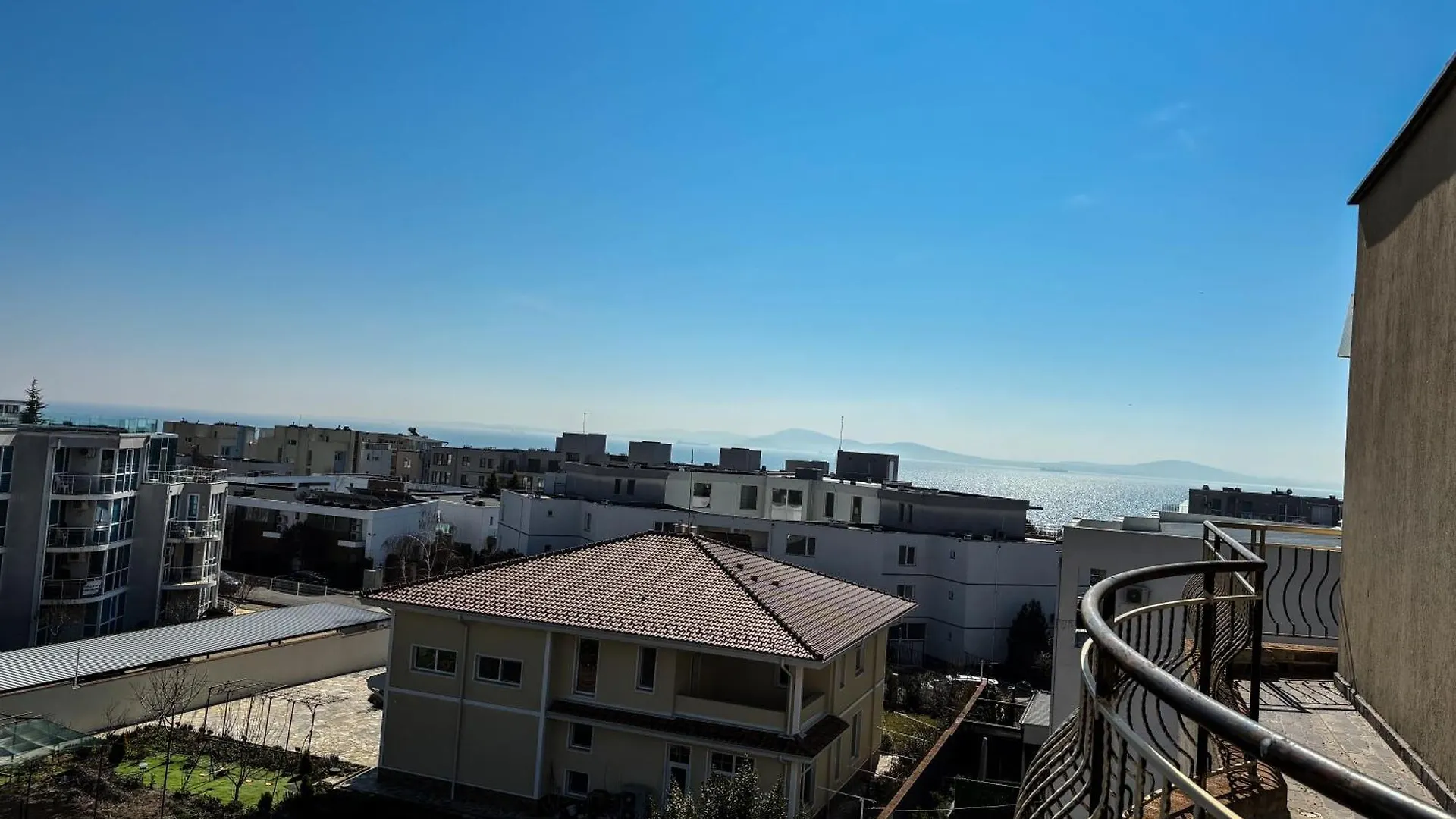 Sea Sunrise Apartment Burgas